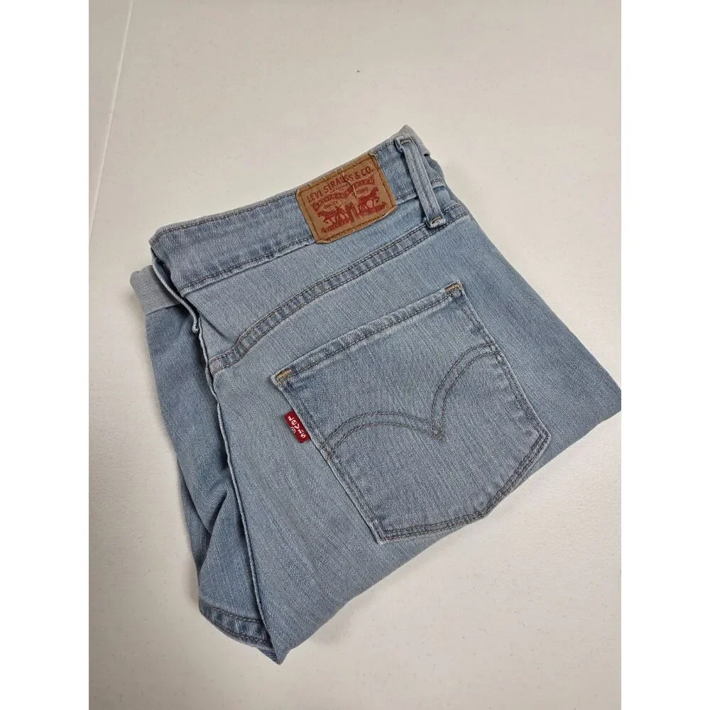 Levi's Light Wash Denim Bermuda Shorts W31 Cuffed Stretch Women's Jean Shorts